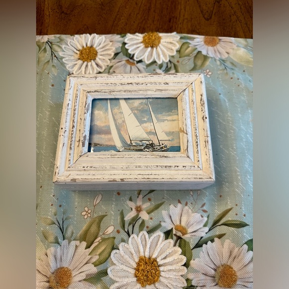 Cute coastal trinket box, white wash box, picture frame top excellent condition - Picture 12 of 13